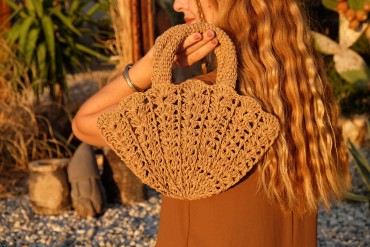 Beige Organic Cotton Shell-Shaped Handbag