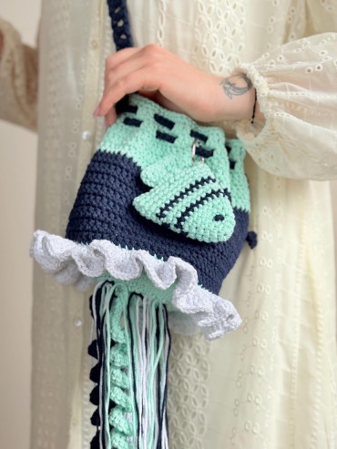 Ocean-inspired colorblock bucket bag